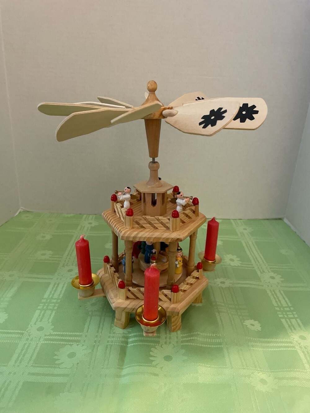 Vintage Replica Christmas Pyramid Nativity Spinning WEIHNACHTSPYRAMIDE
Tiered Wo